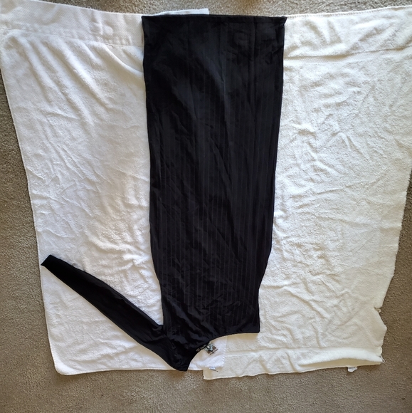 2 one sleeve dresses - Picture 2 of 2